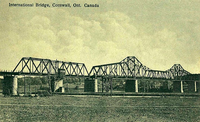 The O&NY railway bridge is also known as the Roosevelt Bridge.