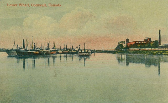 The eastern entrance to the canal. Cornwall, Ontario