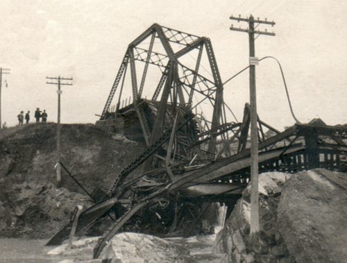 The site of the bridge disaster enticed the curious — both young and old.