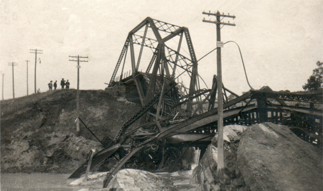 The site of the bridge disaster enticed the curious — both young and old.