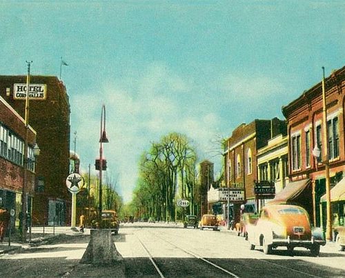 The Capitol Theatre, Looking west on Second Street