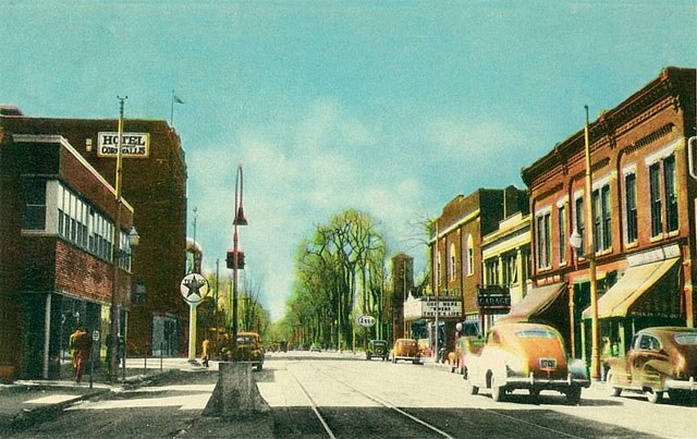 The Capitol Theatre, Looking west on Second Street