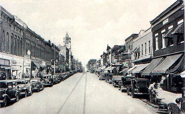 Busy Pitt Street. Cornwall, Ontario