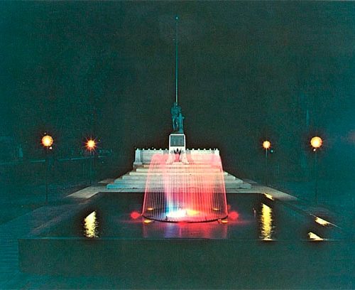 Memorial Park lighted fountain and Cenotaph. Cornwall, Ontario